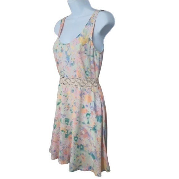 Eight Sixty Crochet Cutout Pastel Floral Sleeveless Mini Dress Women’s Medium - Picture 13 of 14